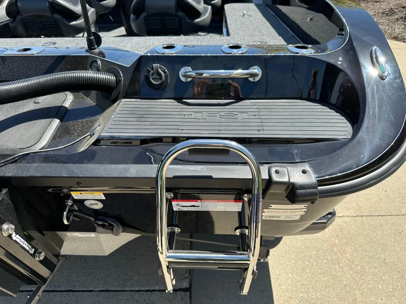 Slide: The Image of 2025 Ranger 620FS Cup Equipped boat with ladder and sleek design. - 29