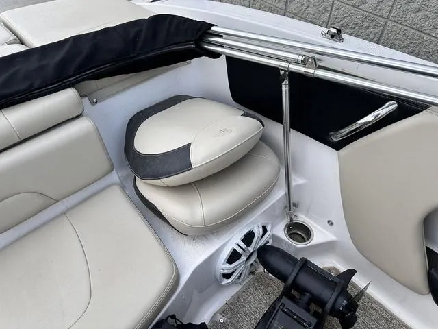 Slide: The Image of Chaparral 21 H2O Ski & Fish 2018 - 19