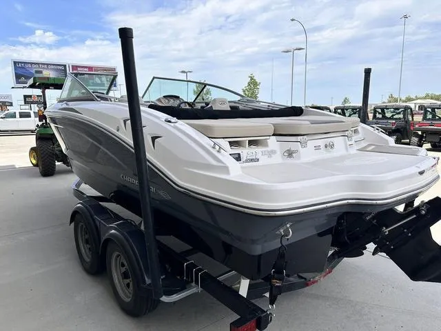 Slide: The Image of Chaparral 21 H2O Ski & Fish 2018 - 6