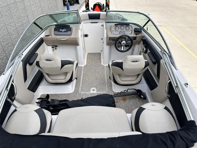 Slide: The Image of Chaparral 21 H2O Ski & Fish 2018 - 9