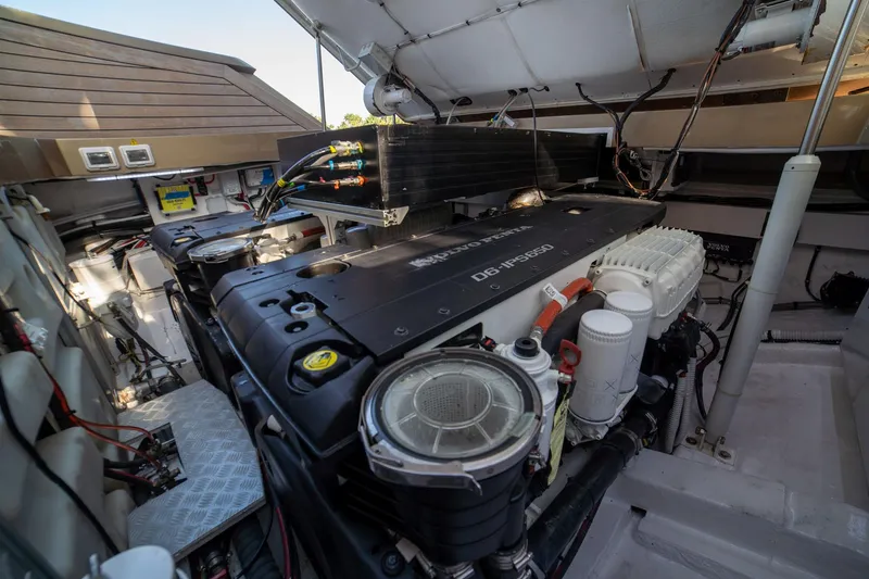 Slide: The Image of Volvo D6 - 44