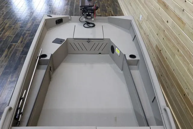 Slide: The Image of Excel Eclipse 15' 2024 - 8