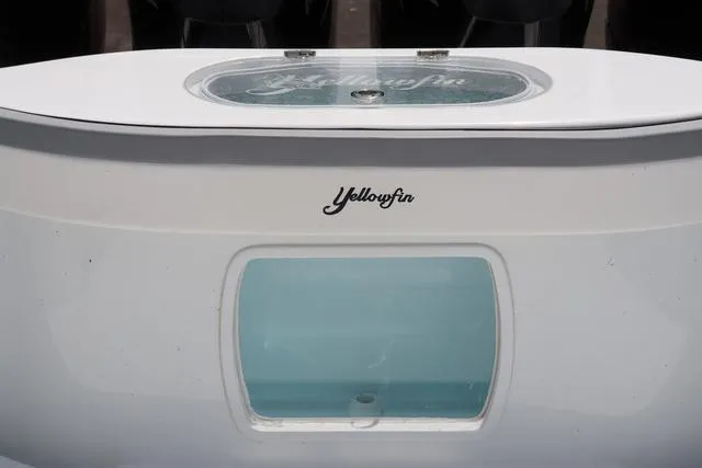 Slide: The Image of Yellowfin 39 Offshore 2024 - 18