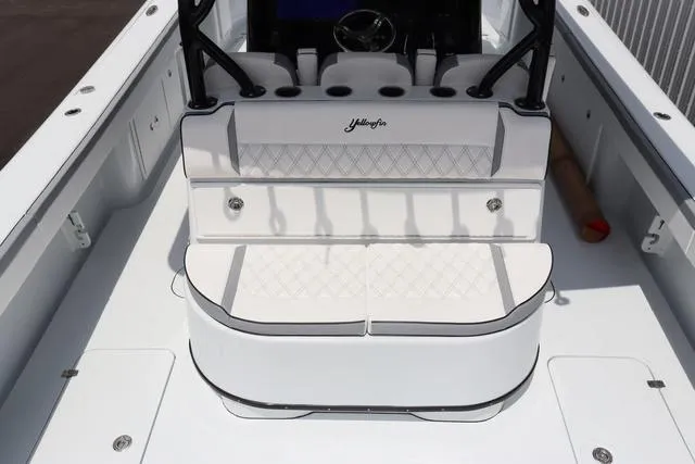 Slide: The Image of Yellowfin 39 Offshore 2024 - 21