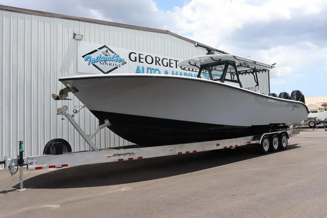 Slide: The Image of Yellowfin 39 Offshore 2024 - 4