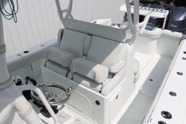 Slide: The Image of Yellowfin 36 Offshore 2018 - 11