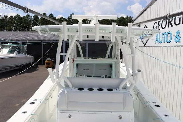 Slide: The Image of Yellowfin 36 Offshore 2018 - 14