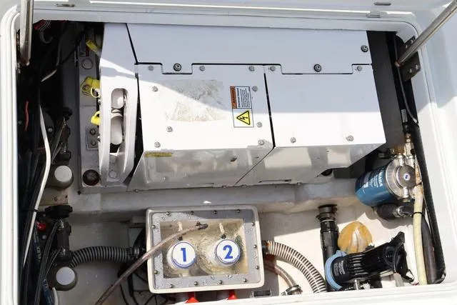 Slide: The Image of Yellowfin 36 Offshore 2018 - 30