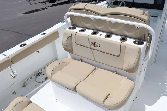 Slide: The Image of Sea Hunt Gamefish 27 With Coffin Box 2017 - 11