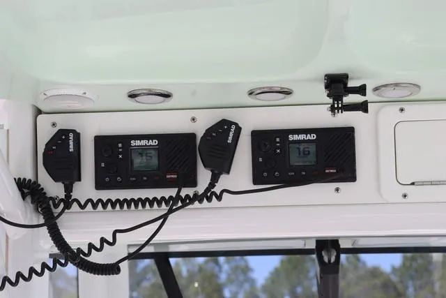 Slide: The Image of Sea Hunt Gamefish 27 With Coffin Box 2017 - 13