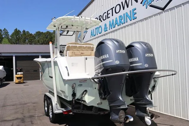 Slide: The Image of Sea Hunt Gamefish 27 With Coffin Box 2017 - 21