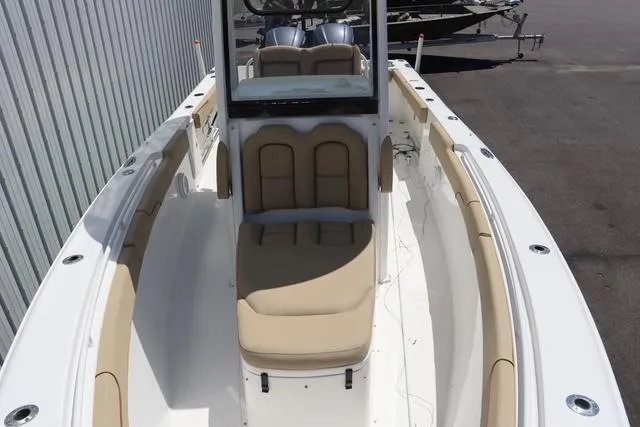 Slide: The Image of Sea Hunt Gamefish 27 With Coffin Box 2017 - 5