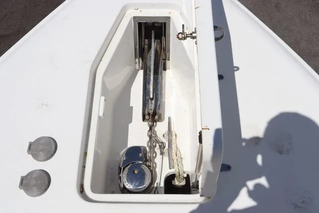 Slide: The Image of Sea Hunt Gamefish 27 With Coffin Box 2017 - 6