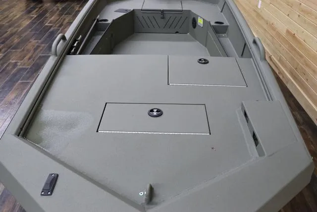 Slide: The Image of Excel ECLIPSE 1554 2024 - 7