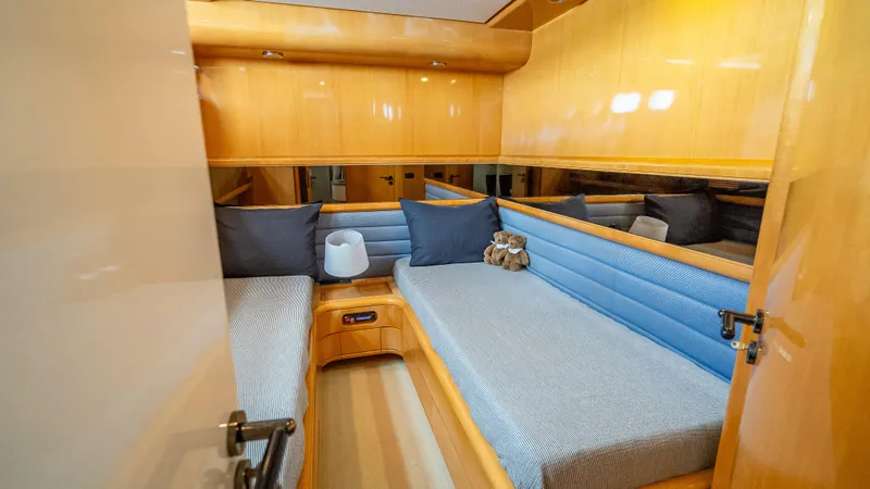 Slide: The Image of Twin cabin with wooden interior on 1995 Sanlorenzo 62 yacht. - 28