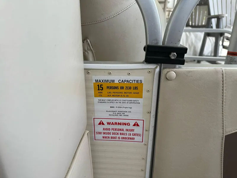 Slide: The Image of 2004 PlayCraft 2500 Ultra capacity warning label, maximum 15 persons or 2,230 lbs. - 32