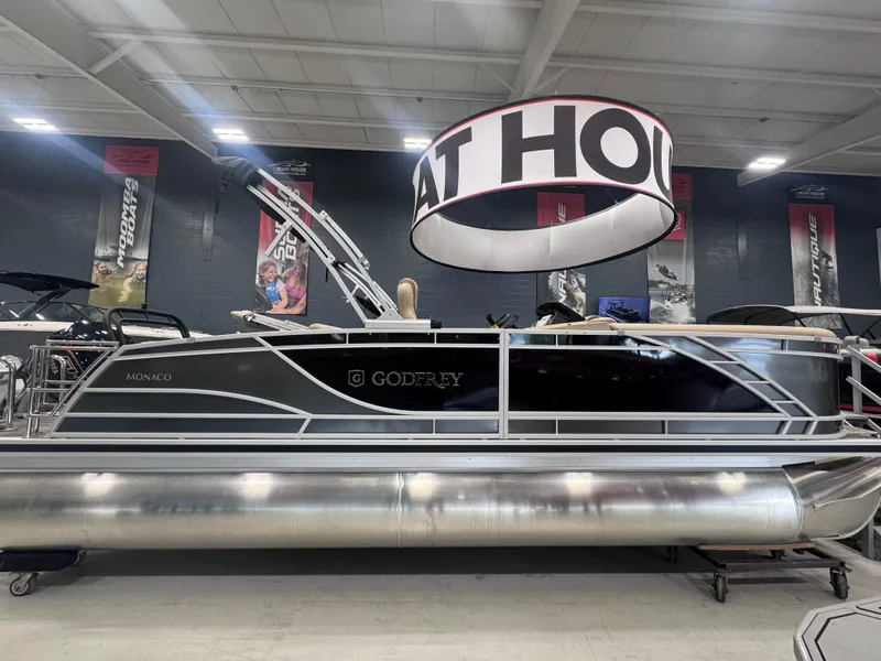 Slide: The Image of Monaco 235 SFL 2025 - 1