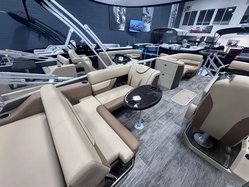 Slide: The Image of Monaco 235 SFL 2025 - 13