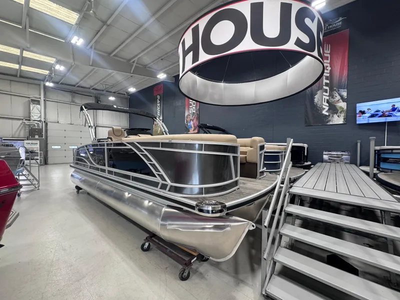 Slide: The Image of Monaco 235 SFL 2025 - 2