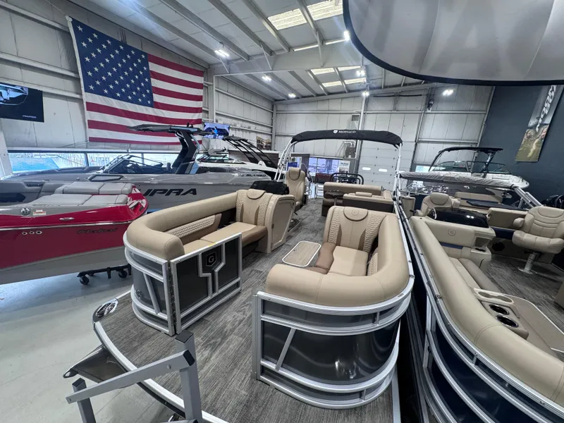 Slide: The Image of Monaco 235 SFL 2025 - 3