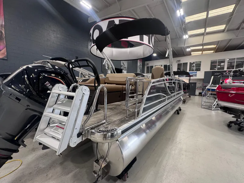 Slide: The Image of Monaco 235 SFL 2025 - 5