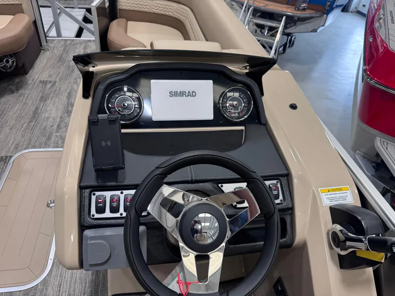 Slide: The Image of Monaco 235 SFL 2025 - 9