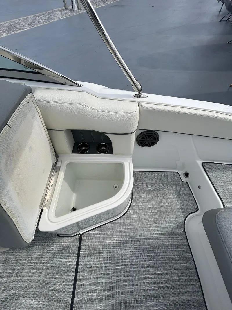 Slide: The Image of 2020 Cobalt - storage/flooring - 29