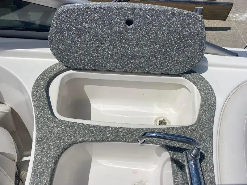 Slide: The Image of Chaparral 246 SSi 2006 - 16