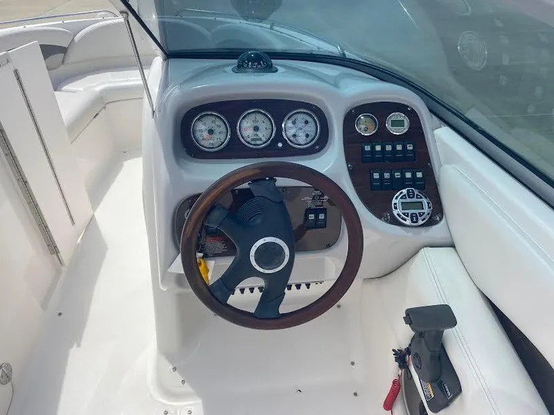 Slide: The Image of Chaparral 246 SSi 2006 - 8