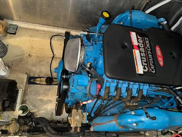 Slide: The Image of Engine of a 2006 Carver 36 Motor Yacht, featuring a Crusader Captain's Choice 6.0 MPI. - 49