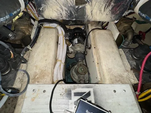 Slide: The Image of Carver 36 Motor Yacht 2006 - 50