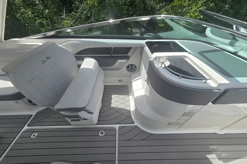 Slide: The Image of Sea Ray SLX 310 Outboard 2026 - 14