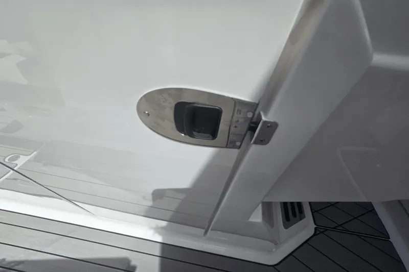 Slide: The Image of Sea Ray SLX 310 Outboard 2026 - 23