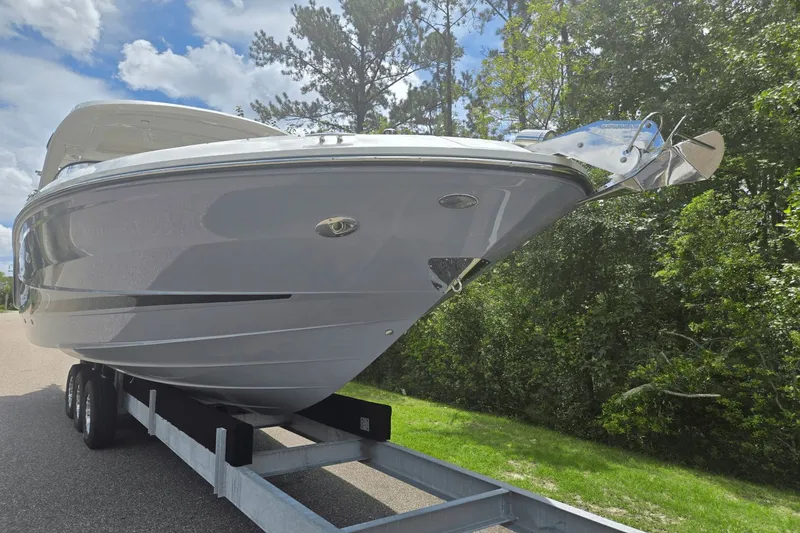 Slide: The Image of Sea Ray SLX 310 Outboard 2026 - 30