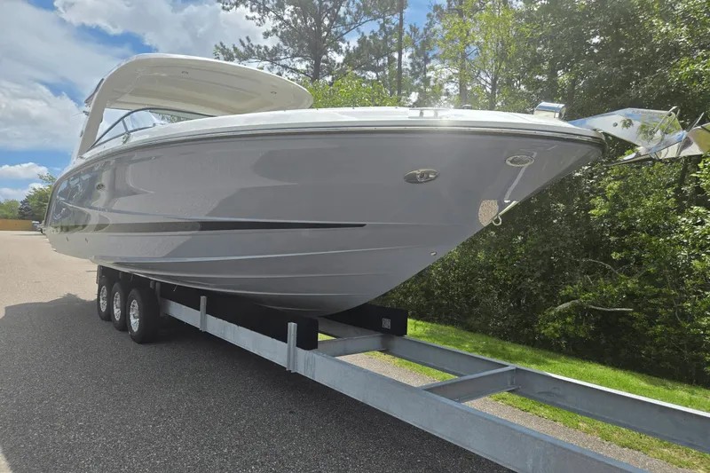 Slide: The Image of Sea Ray SLX 310 Outboard 2026 - 31