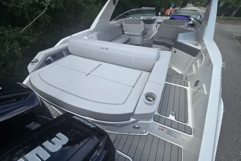 Slide: The Image of Sea Ray SLX 310 Outboard 2026 - 5