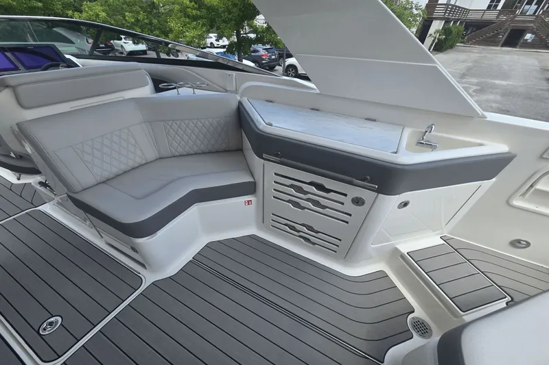 Slide: The Image of Sea Ray SLX 310 Outboard 2026 - 8