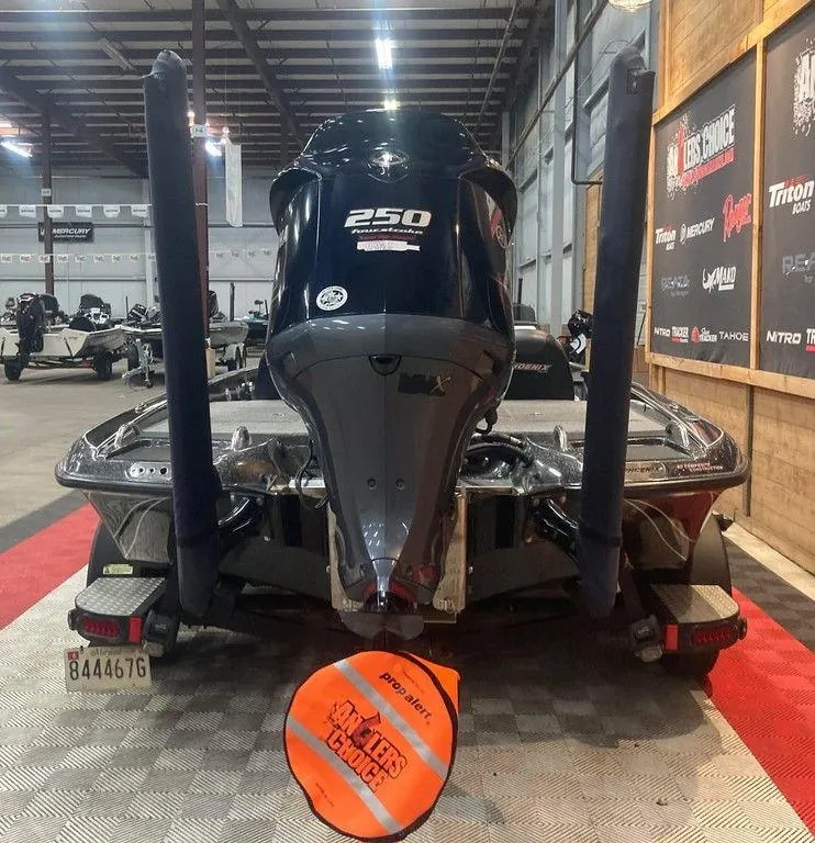 Slide: The Image of 2018 Phoenix 20 PHX boat with 250 HP engine in showroom. - 3