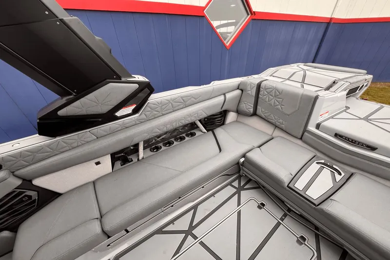 Slide: The Image of Nautique Super Air Nautique G25 Paragon 2026 - 21