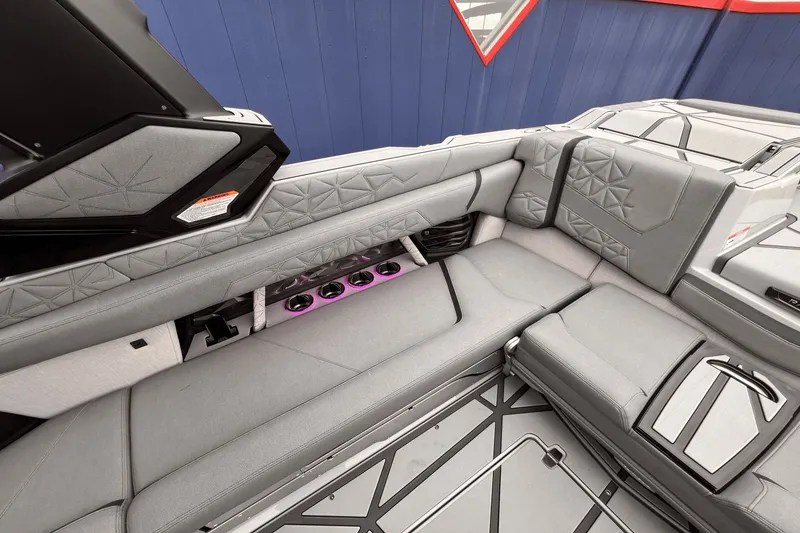 Slide: The Image of Nautique Super Air Nautique G25 Paragon 2026 - 22
