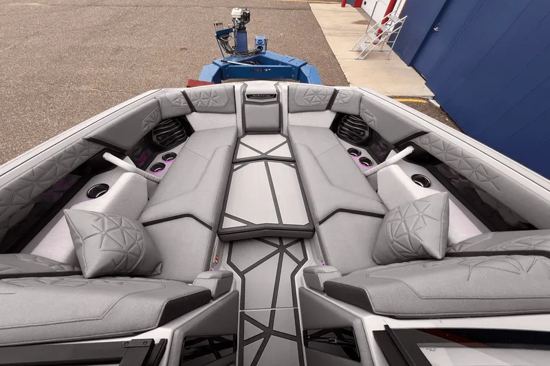 Slide: The Image of Nautique Super Air Nautique G25 Paragon 2026 - 45