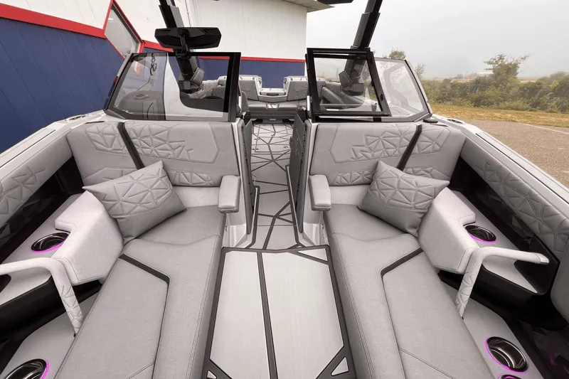 Slide: The Image of Nautique Super Air Nautique G25 Paragon 2026 - 46