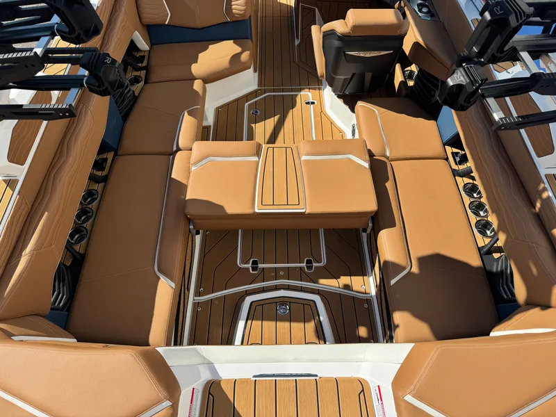 Slide: The Image of Nautique Super Air Nautique G23 2026 - 15