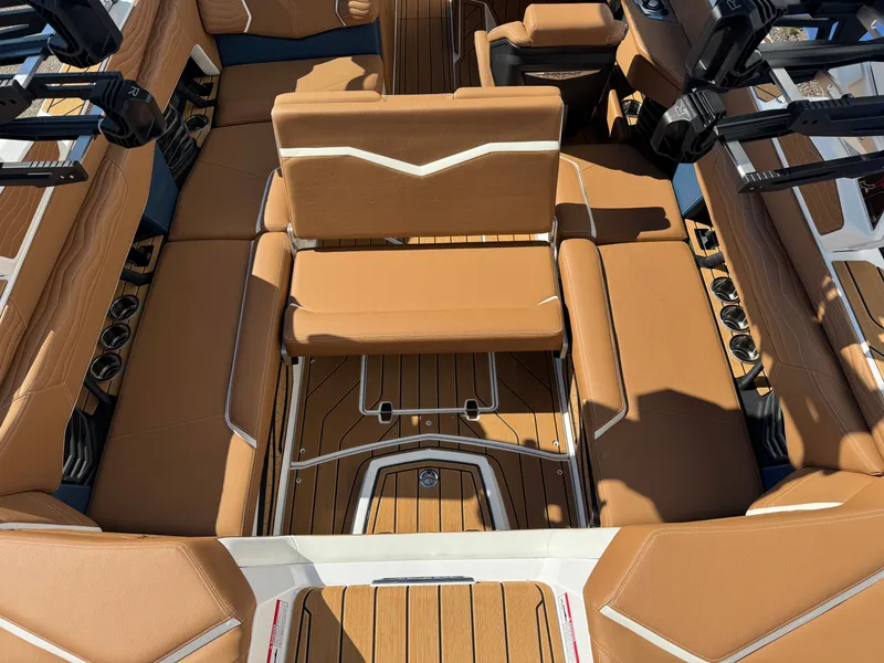 Slide: The Image of Nautique Super Air Nautique G23 2026 - 16