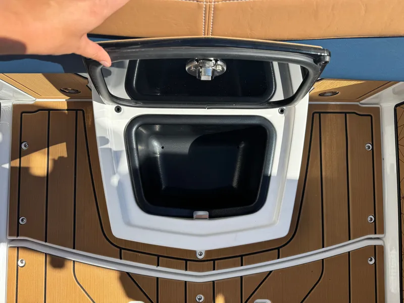 Slide: The Image of Nautique Super Air Nautique G23 2026 - 17
