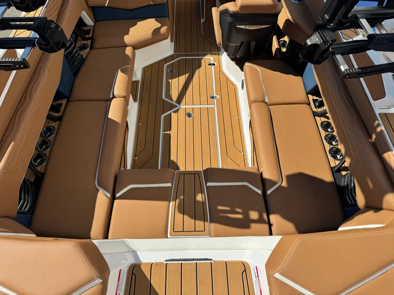 Slide: The Image of Nautique Super Air Nautique G23 2026 - 18
