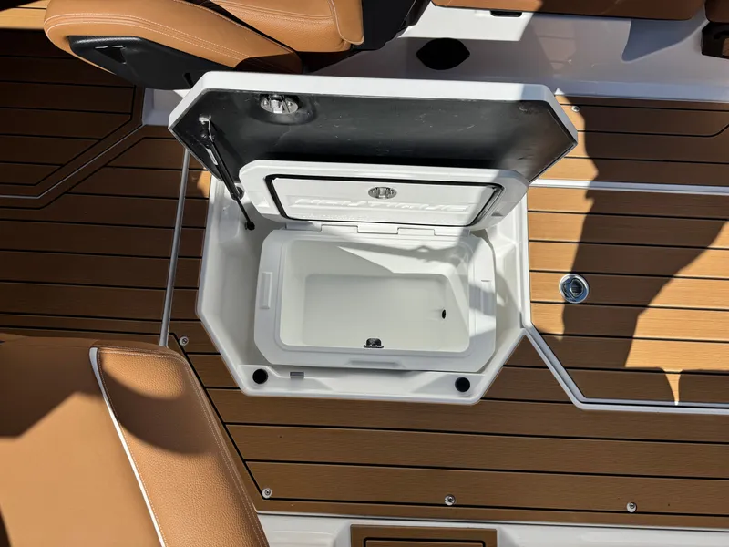Slide: The Image of Nautique Super Air Nautique G23 2026 - 24