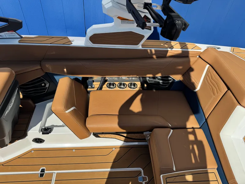 Slide: The Image of Nautique Super Air Nautique G23 2026 - 27