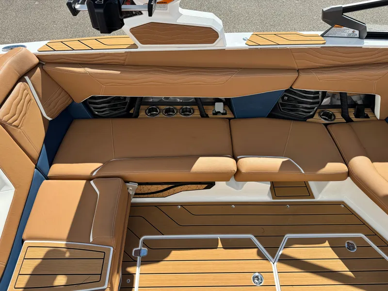 Slide: The Image of Nautique Super Air Nautique G23 2026 - 30