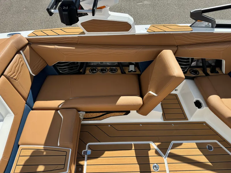 Slide: The Image of Nautique Super Air Nautique G23 2026 - 31
